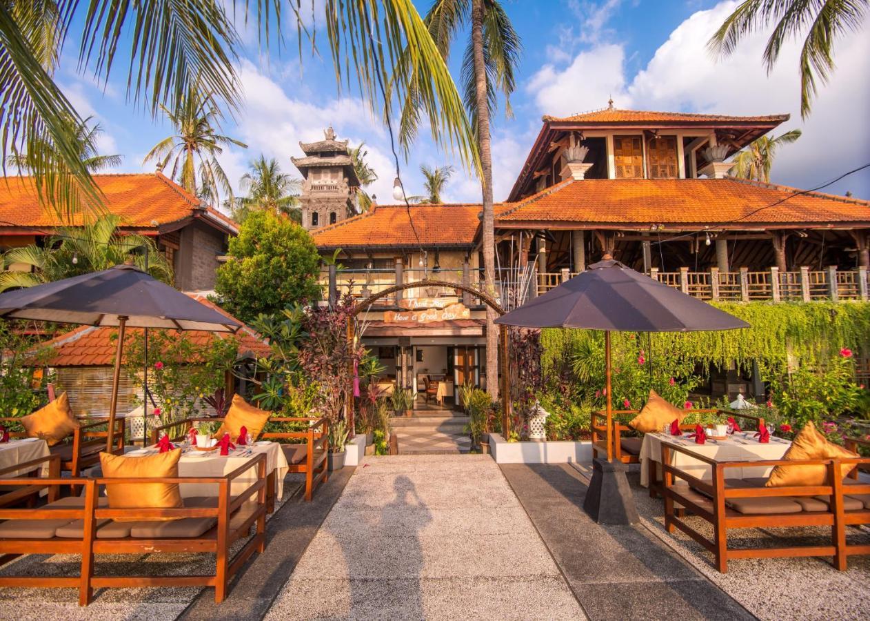 Nugraha Lovina Seaview Resort & Spa Exterior photo