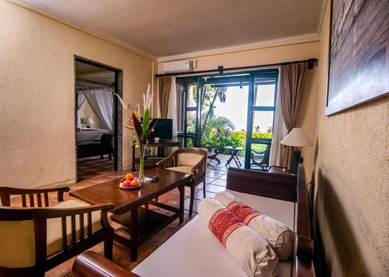 Nugraha Lovina Seaview Resort & Spa Exterior photo