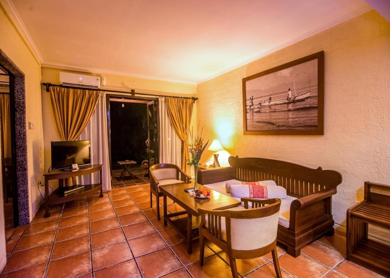 Nugraha Lovina Seaview Resort & Spa Exterior photo