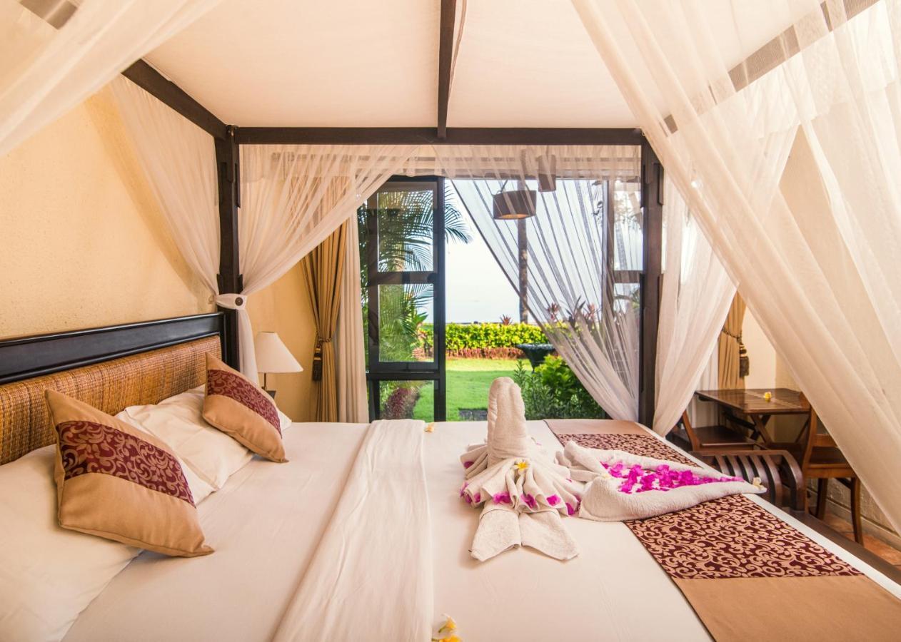 Nugraha Lovina Seaview Resort & Spa Exterior photo