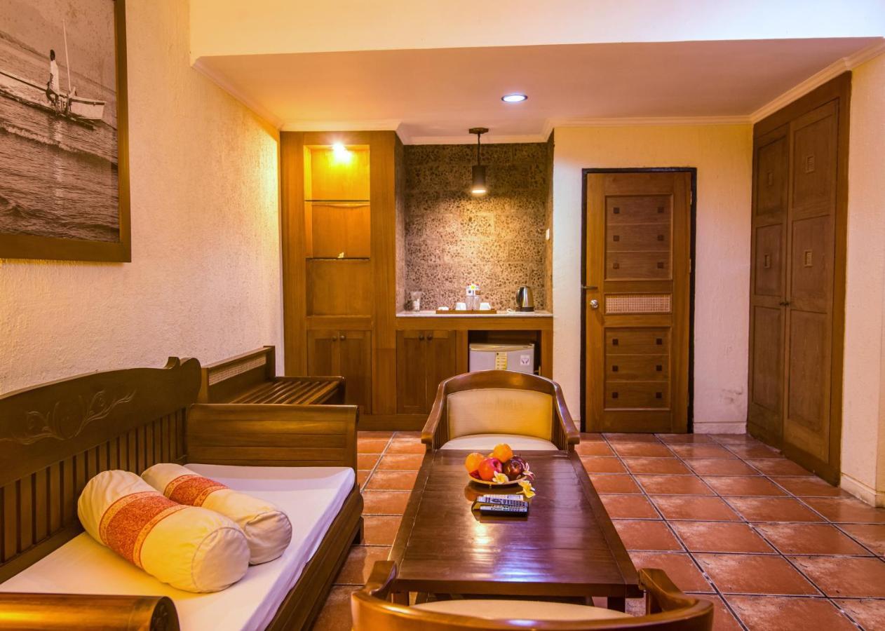 Nugraha Lovina Seaview Resort & Spa Exterior photo