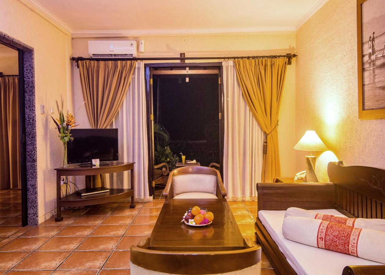Nugraha Lovina Seaview Resort & Spa Exterior photo