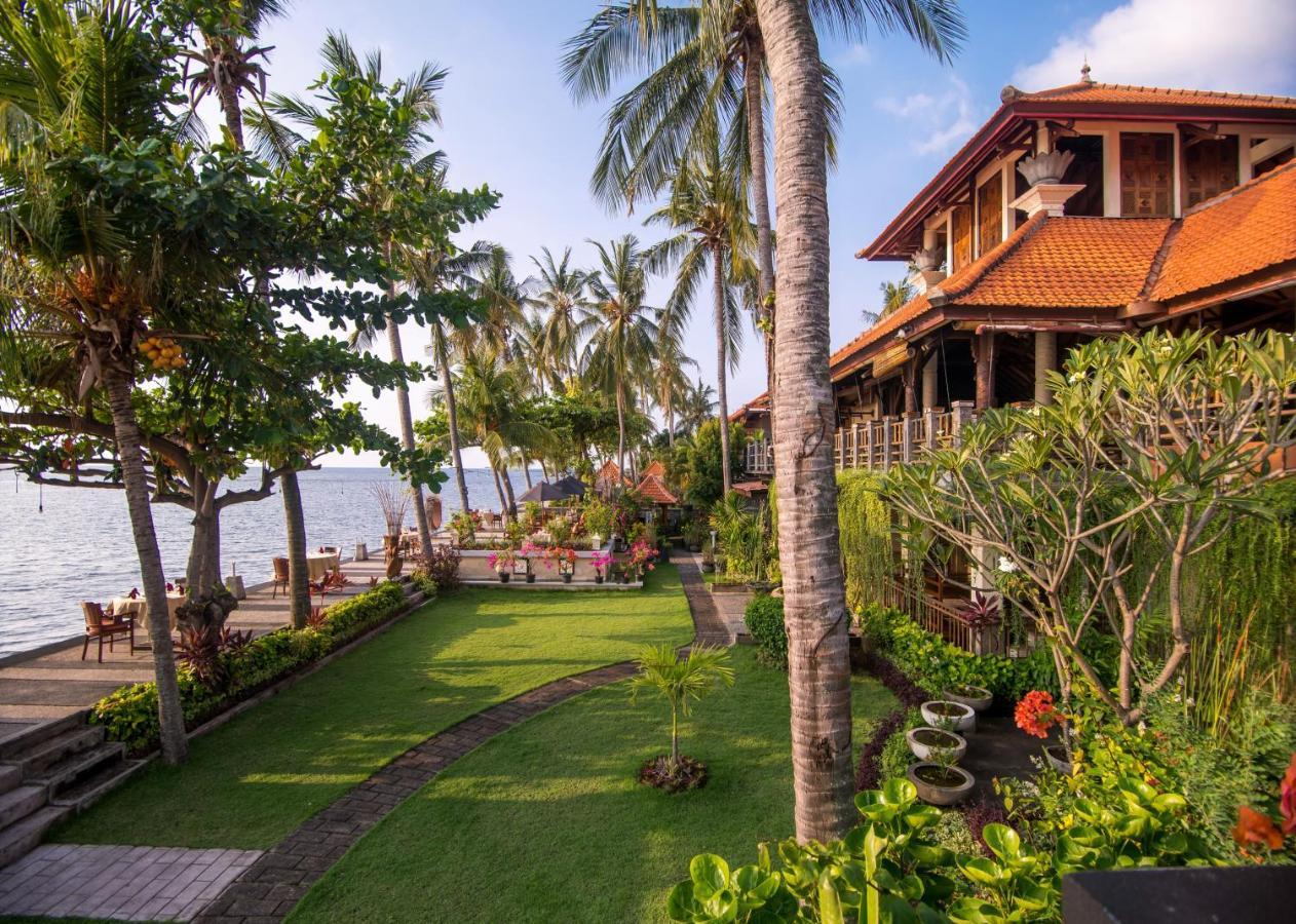Nugraha Lovina Seaview Resort & Spa Exterior photo
