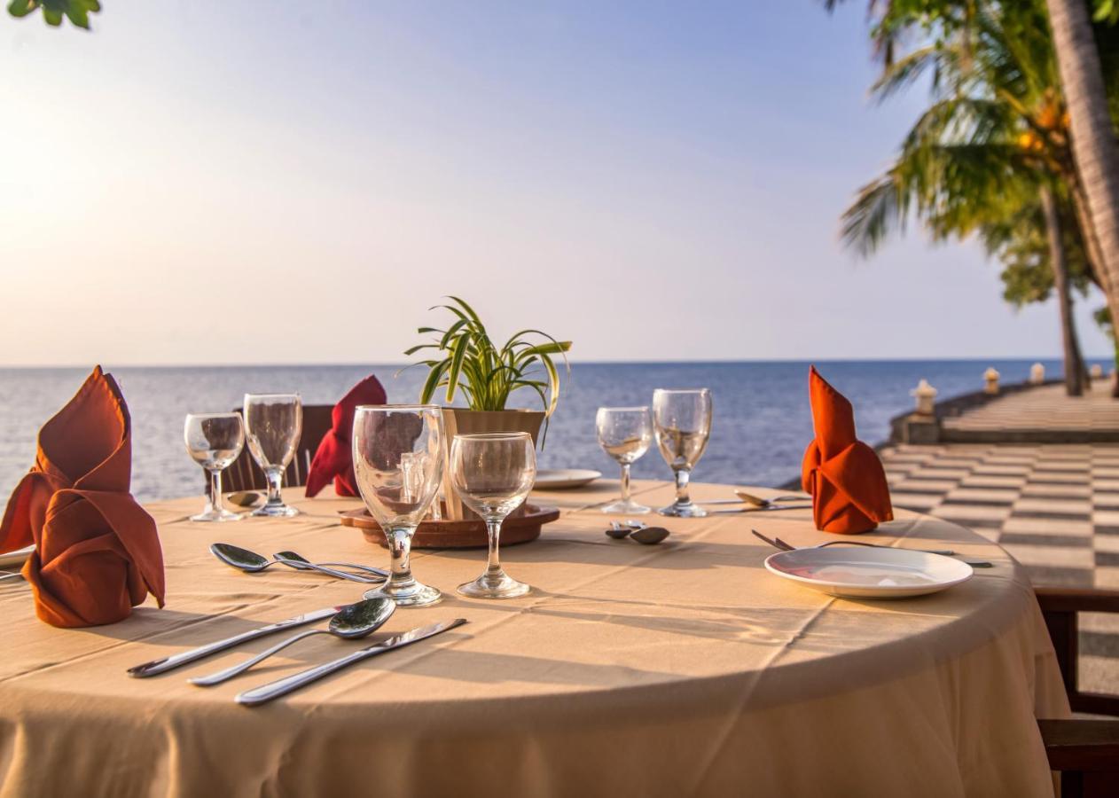 Nugraha Lovina Seaview Resort & Spa Exterior photo