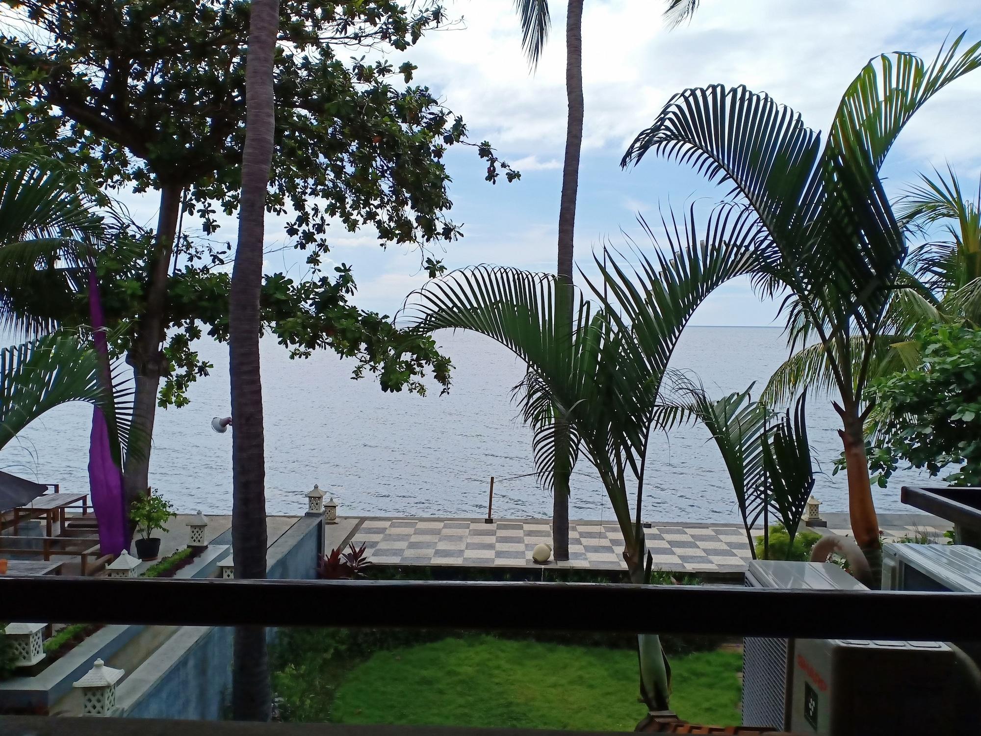Nugraha Lovina Seaview Resort & Spa Exterior photo