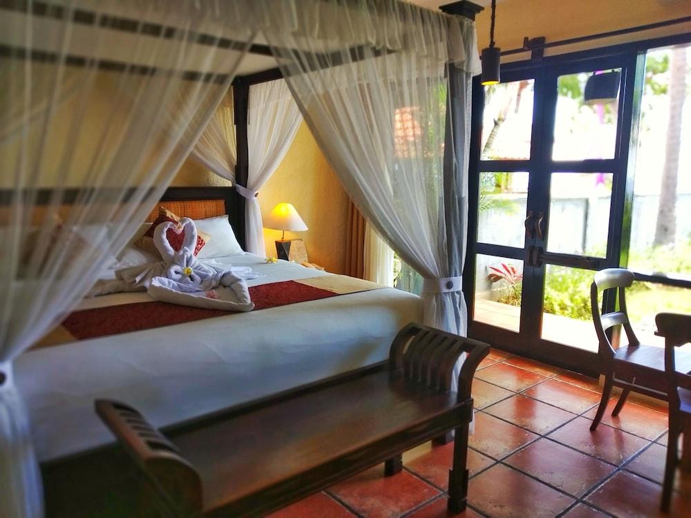 Nugraha Lovina Seaview Resort & Spa Exterior photo