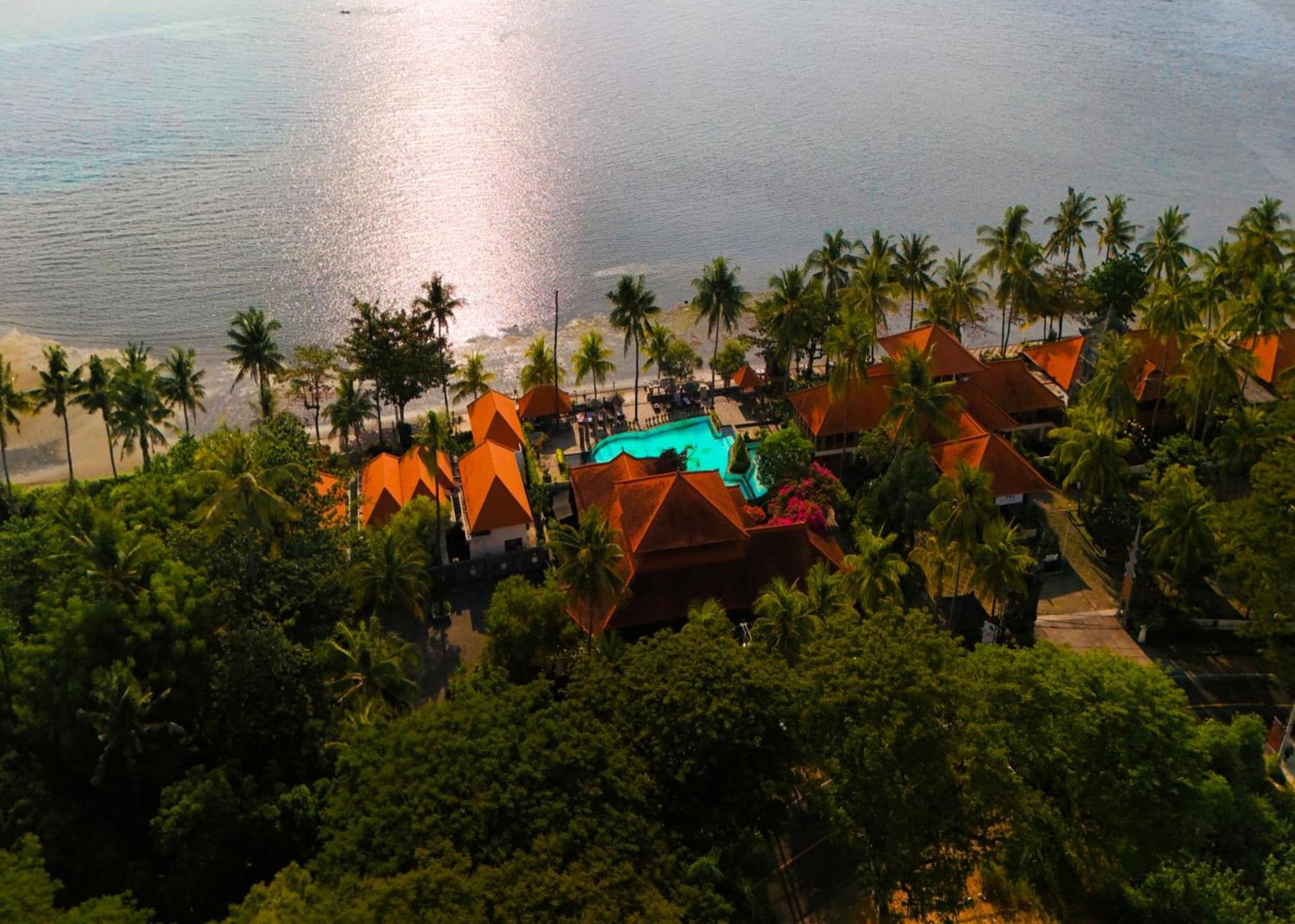 Nugraha Lovina Seaview Resort & Spa Exterior photo